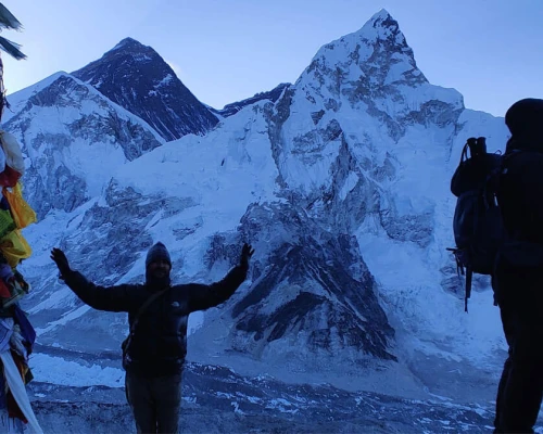 Mt everest and lhotse view from kalapathar before sunrise